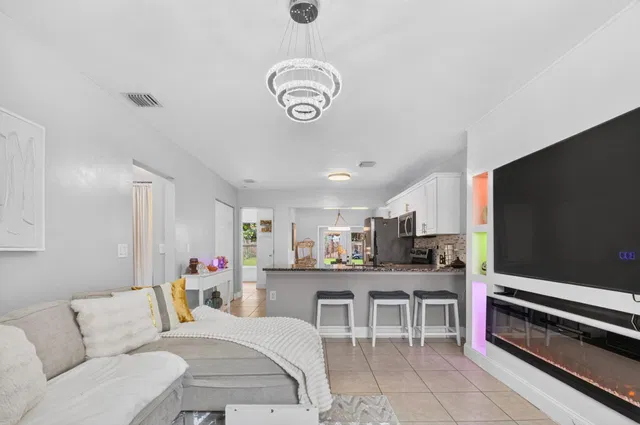  Residence photo 6