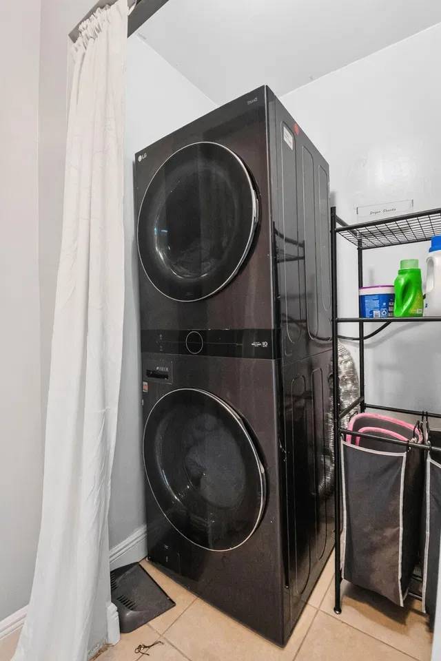  Residence photo 30