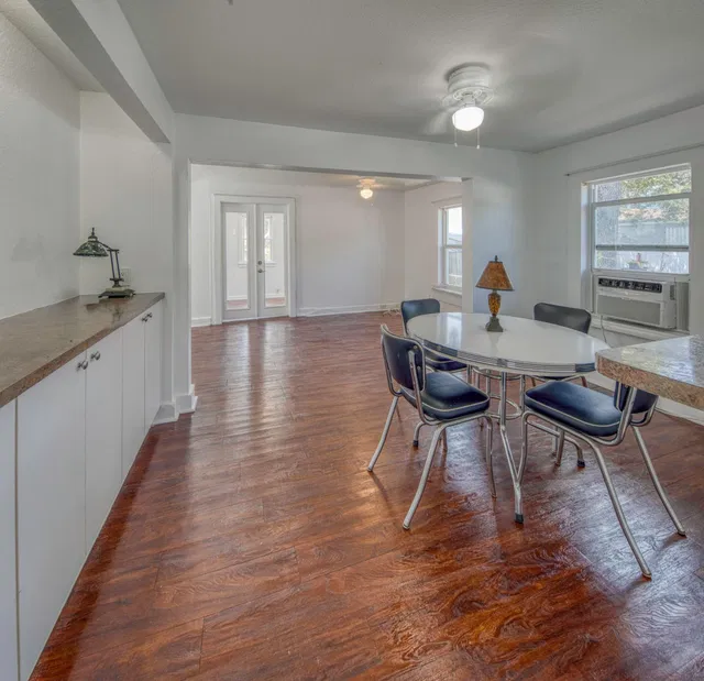  Residence photo 6