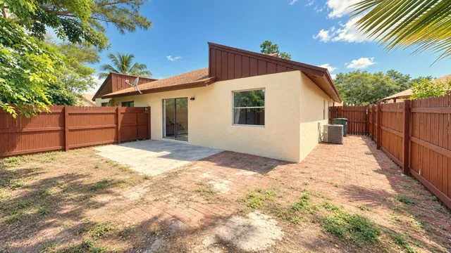 Residence photo 2