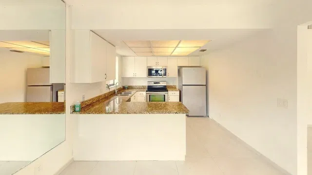Residence photo 5