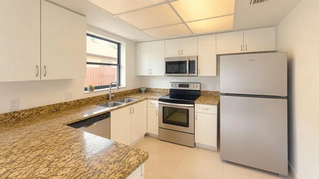 Residence photo 6