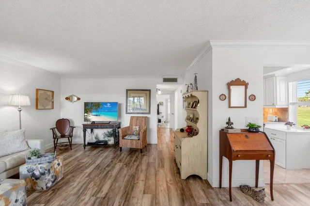 Residence photo 6