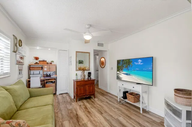 Residence photo 33