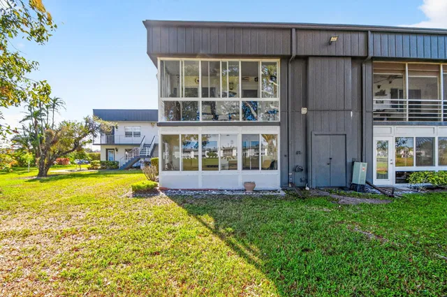 Residence photo 43