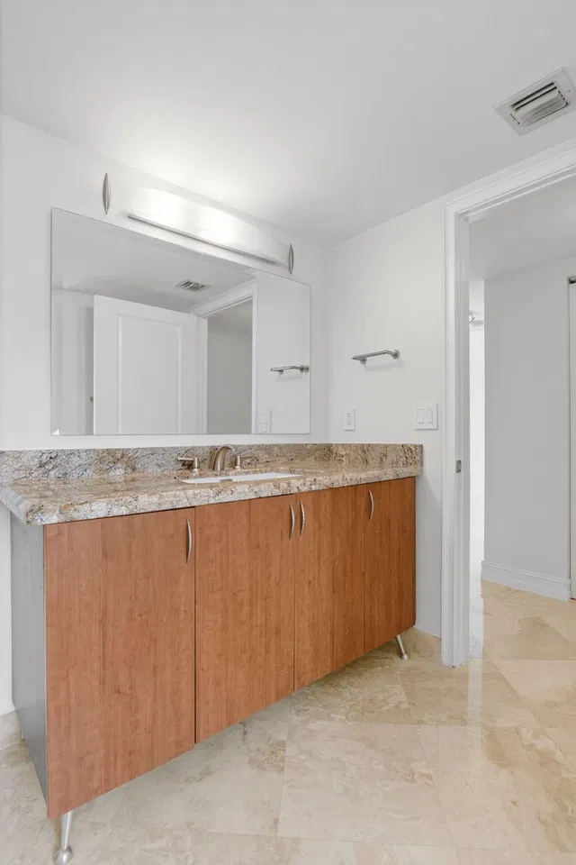 Townsend Place Unit 602 photo 16
