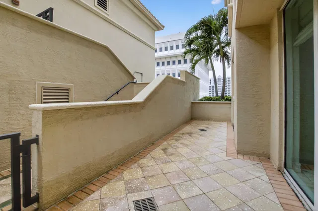 Townsend Place Unit 602 photo 22