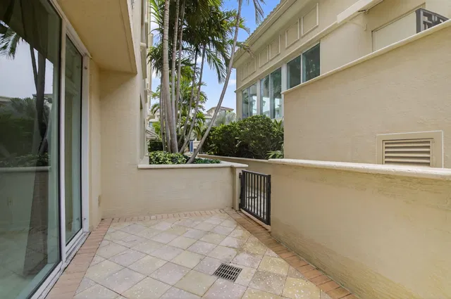 Townsend Place Unit 602 photo 24