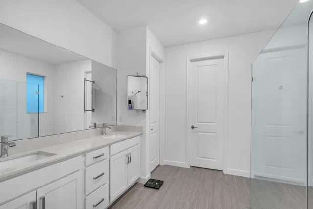Residence photo 18