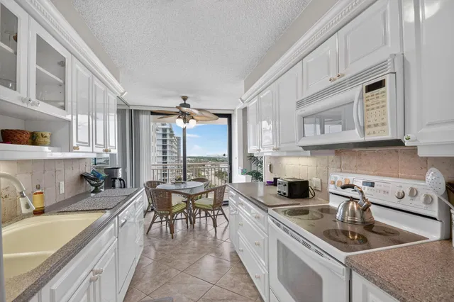 Singer Island Unit 1808 photo 8