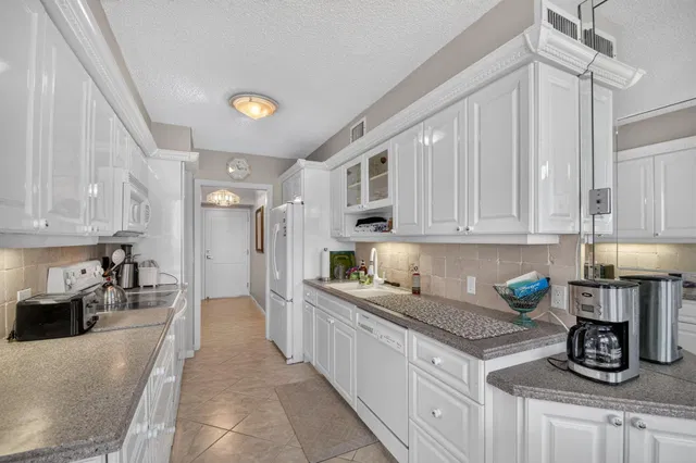 Singer Island Unit 1808 photo 9