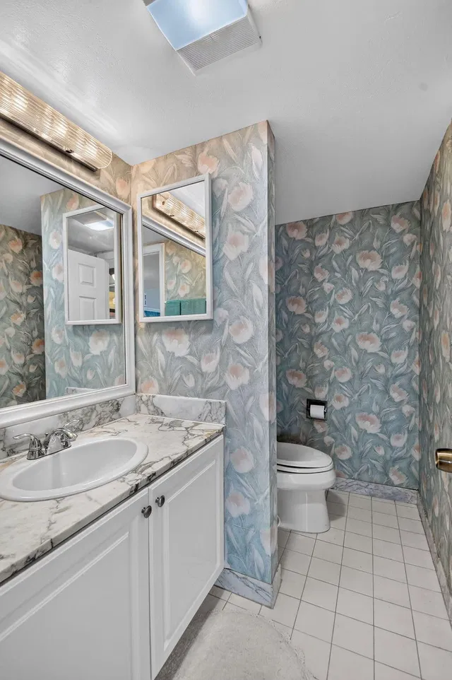 Singer Island Unit 1808 photo 32