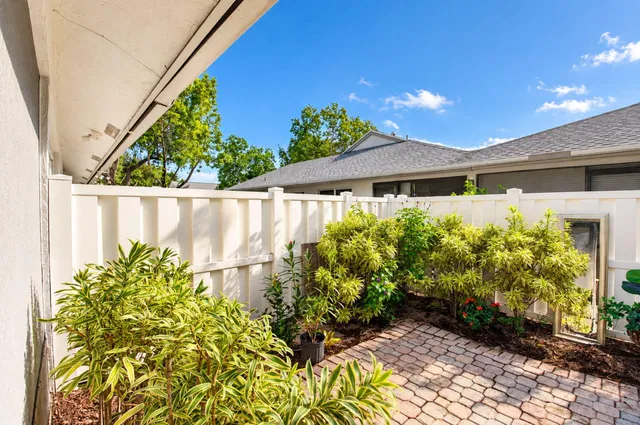 Residence photo 23