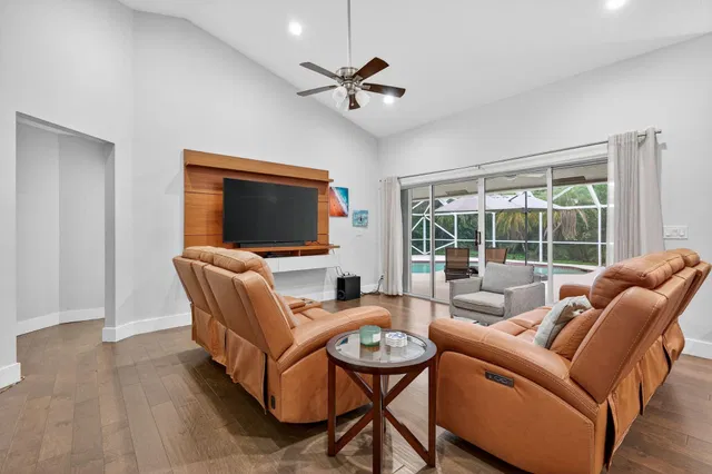  Residence photo 22