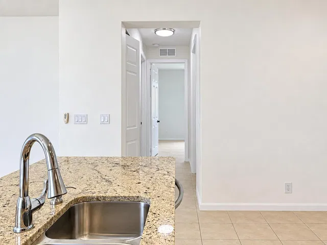  Residence photo 14