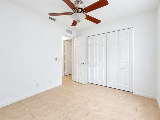  Residence photo 15