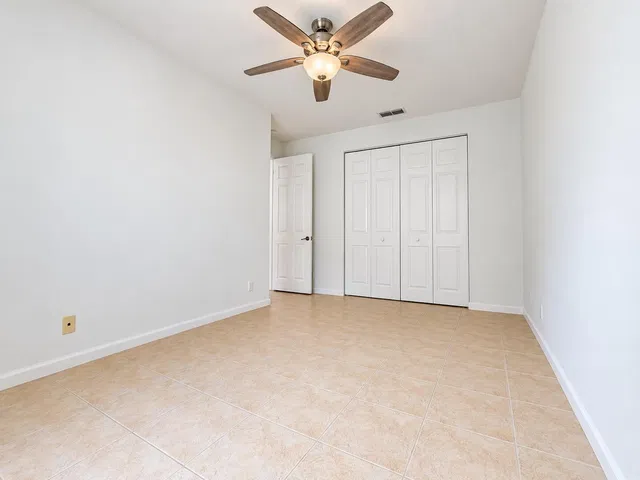  Residence photo 16