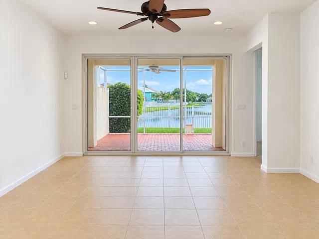  Residence photo 18