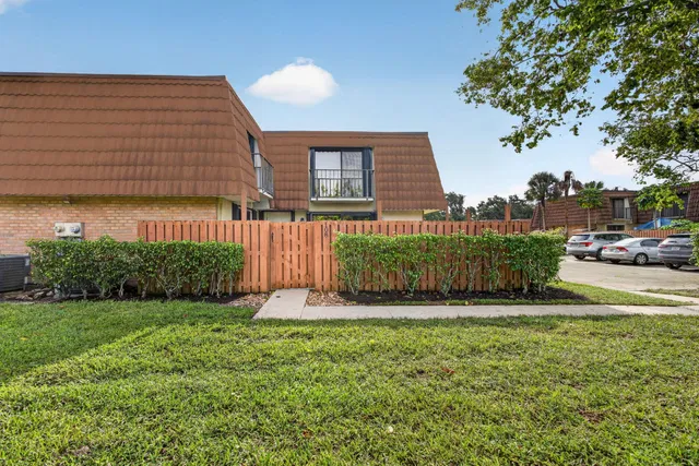 Residence photo 2