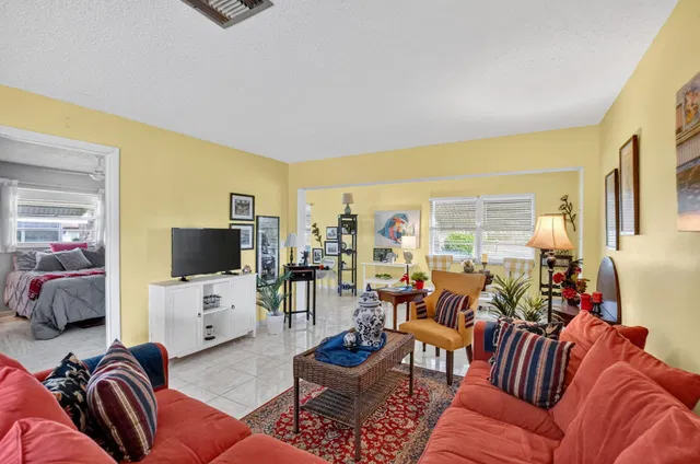 Residence photo 10