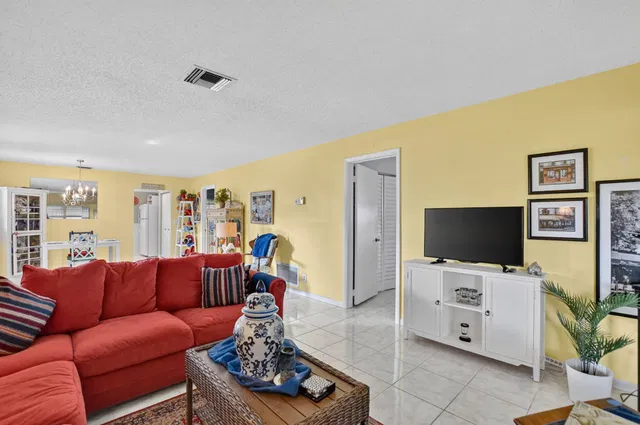 Residence photo 13