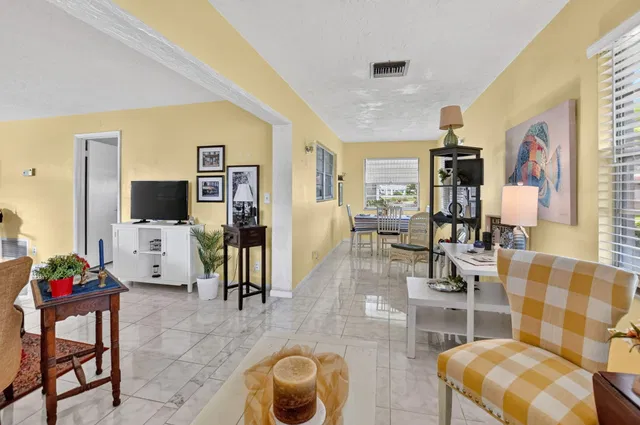 Residence photo 15