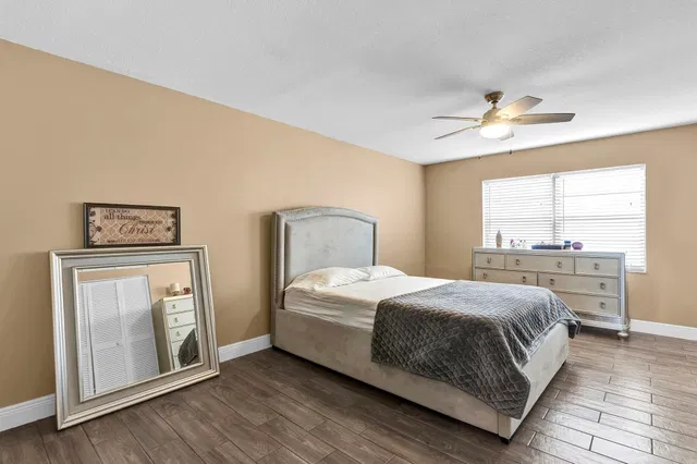 Residence photo 11