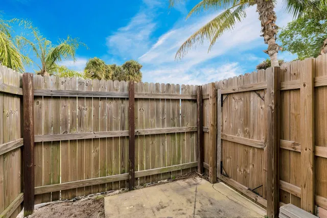 Residence photo 33