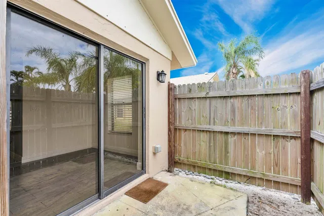 Residence photo 34