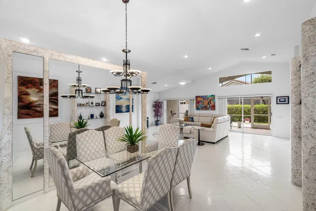 Residence photo 2