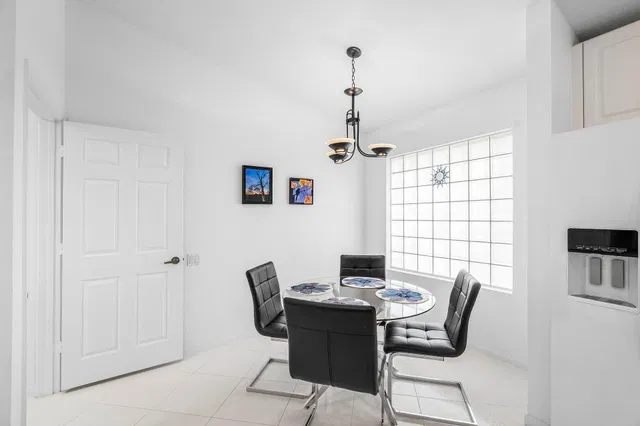 Residence photo 14