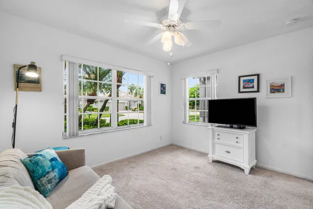 Residence photo 23