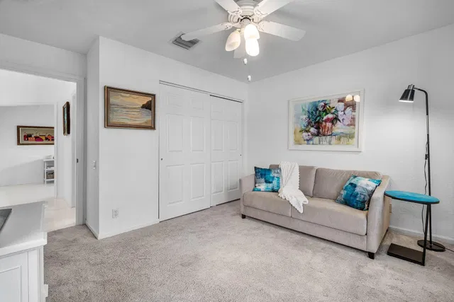 Residence photo 24