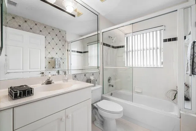 Residence photo 25