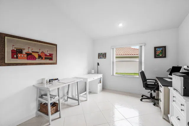 Residence photo 26