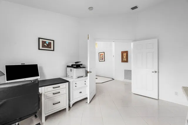 Residence photo 27
