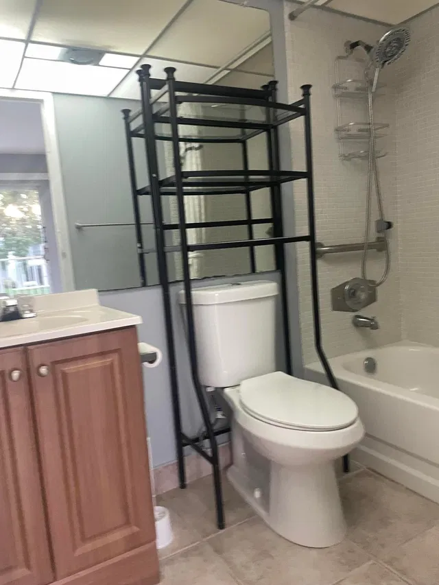 Unit 370 photo 8
