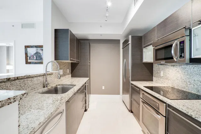 Cityplace South Tower Unit 1017 photo 2