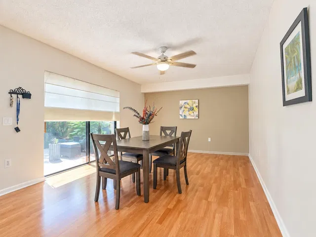 Unit 5711 photo 3