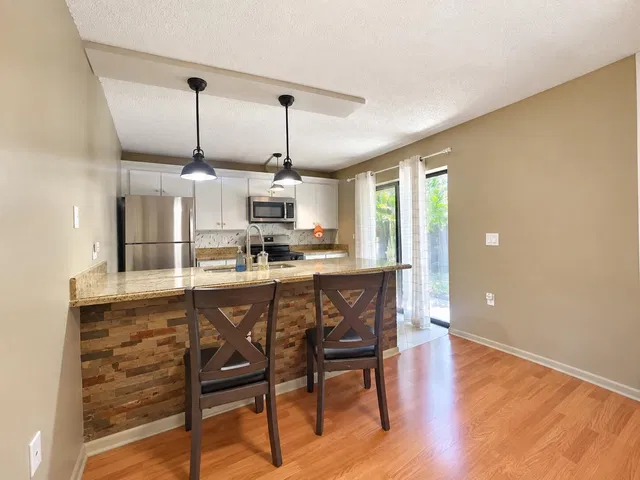 Unit 5711 photo 5