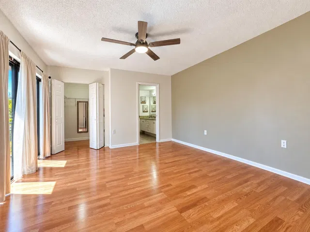 Unit 5711 photo 8