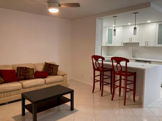 Residence photo 8