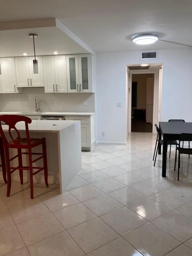 Residence photo 11