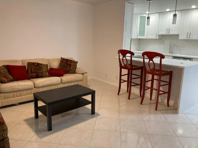 Residence photo 12