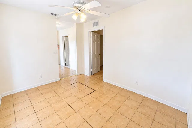 Residence photo 11