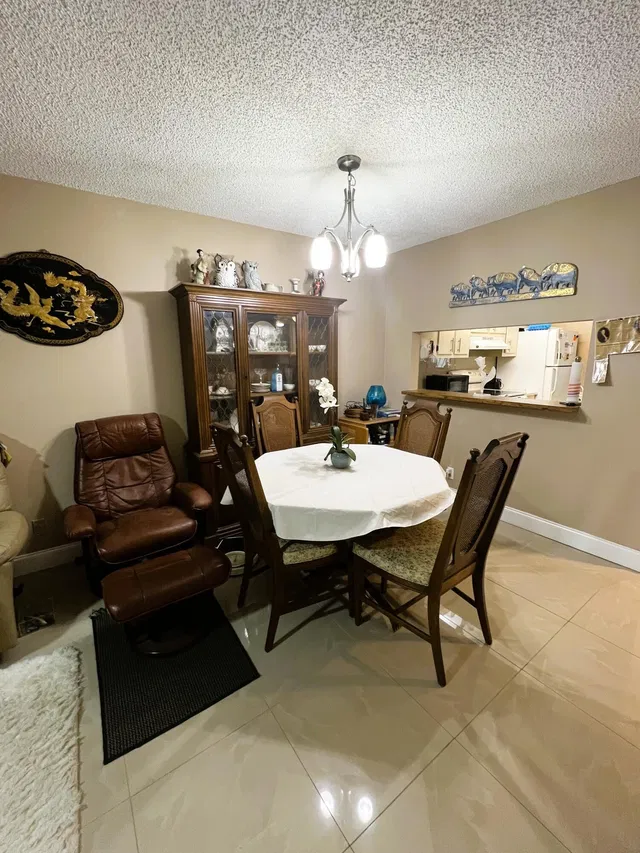Unit 203 photo 8