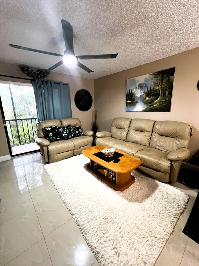 Unit 203 photo 9