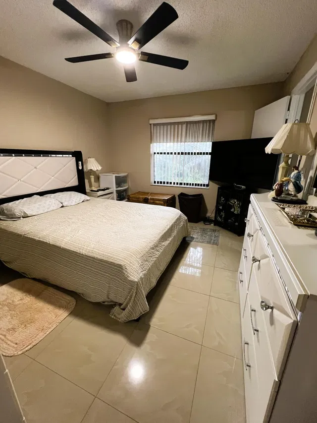 Unit 203 photo 14