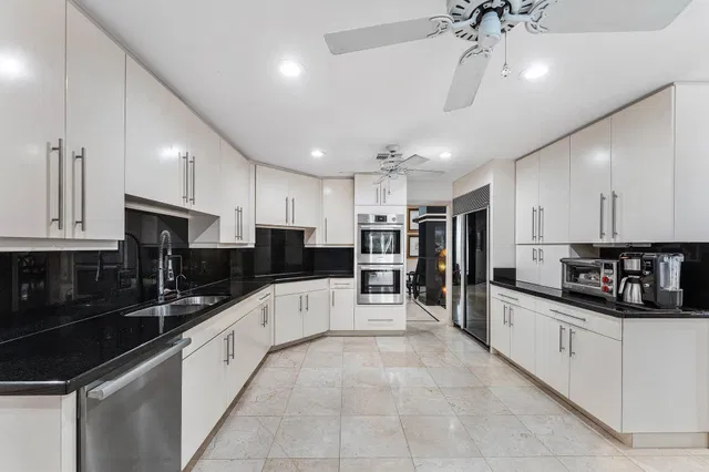 Residence photo 25