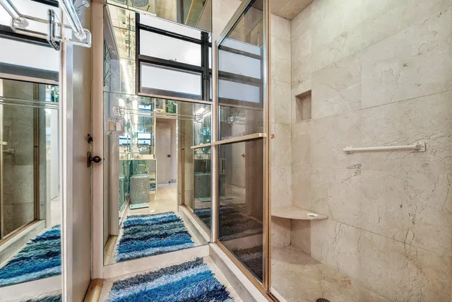 Residence photo 42